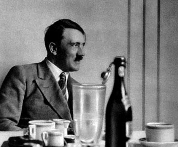 魔鬼希特勒的10个履历小说 理想为艺术家,却致1100万人被杀