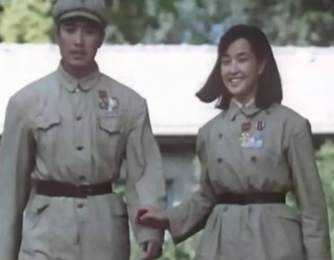 一代传奇影后刘晓庆，四婚嫁富豪被宠成宝，无儿无女亦幸福美满