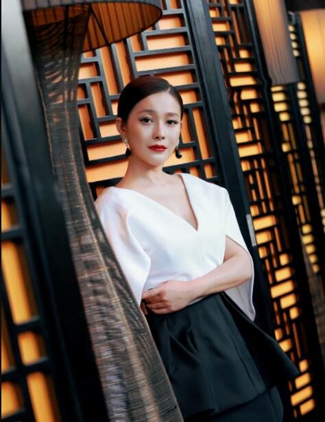 邓紫衣现状如何(邓紫月是谁)(邓紫棋个人资料介绍)