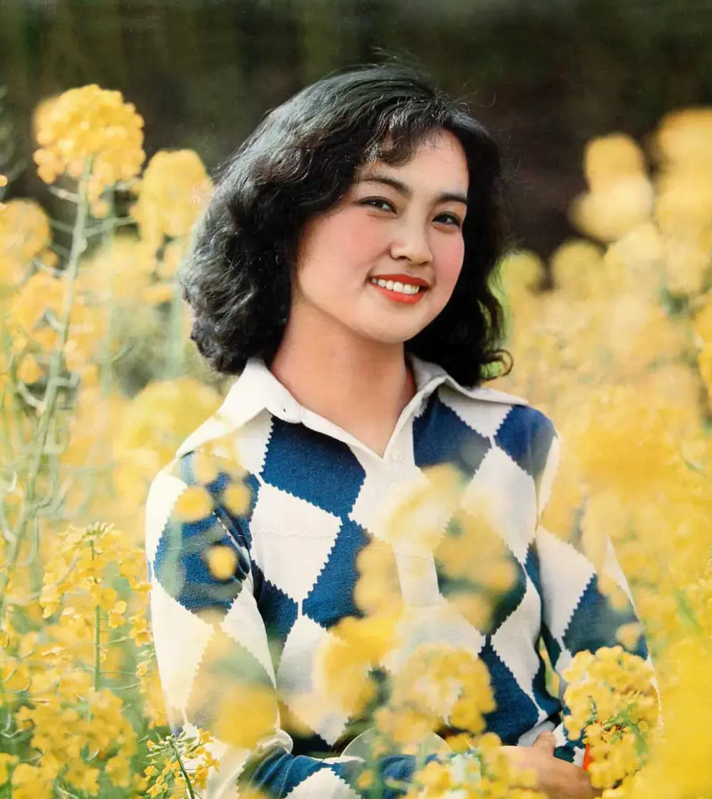 一代传奇影后刘晓庆，四婚嫁富豪被宠成宝，无儿无女亦幸福美满